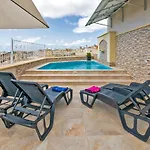 Ta' Dun Martin And Taz-zija Bed and Breakfast Nadur